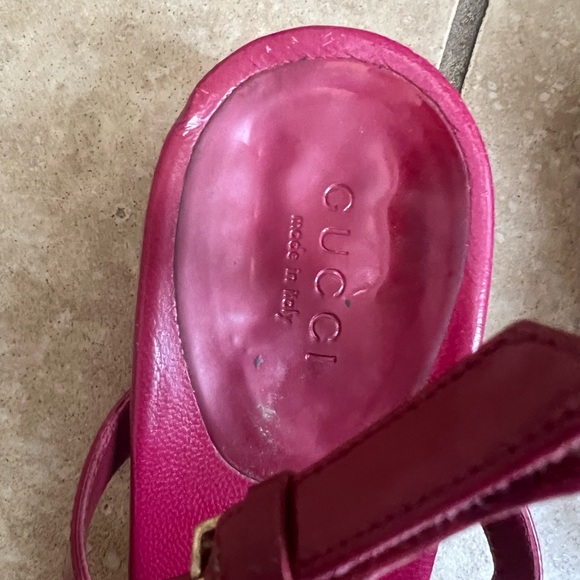 Gucci Burgundy Sandals with Horse bit Gold Links - Picture 4 of 5